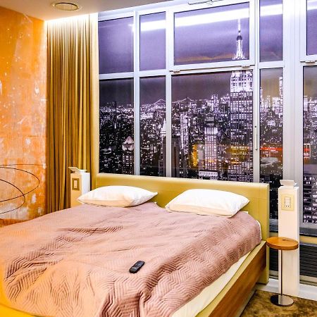 לודז' Pietryna Apartments Luxury - Sauna , Jacuzzi , Bezposrednio Przy Ul Piotrkowskiej מראה חיצוני תמונה